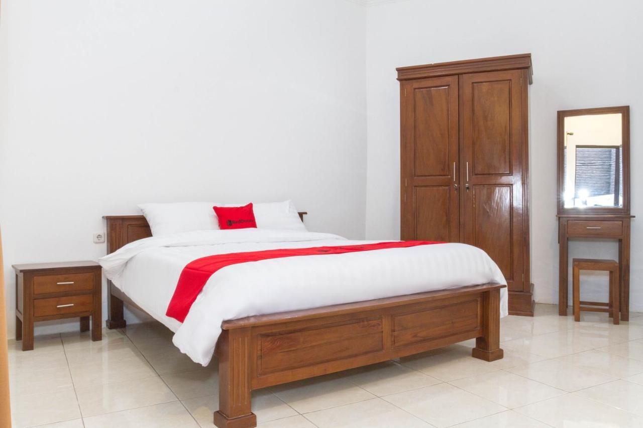 Reddoorz Near Jatinangor Town Square Hotel Ngoại thất bức ảnh