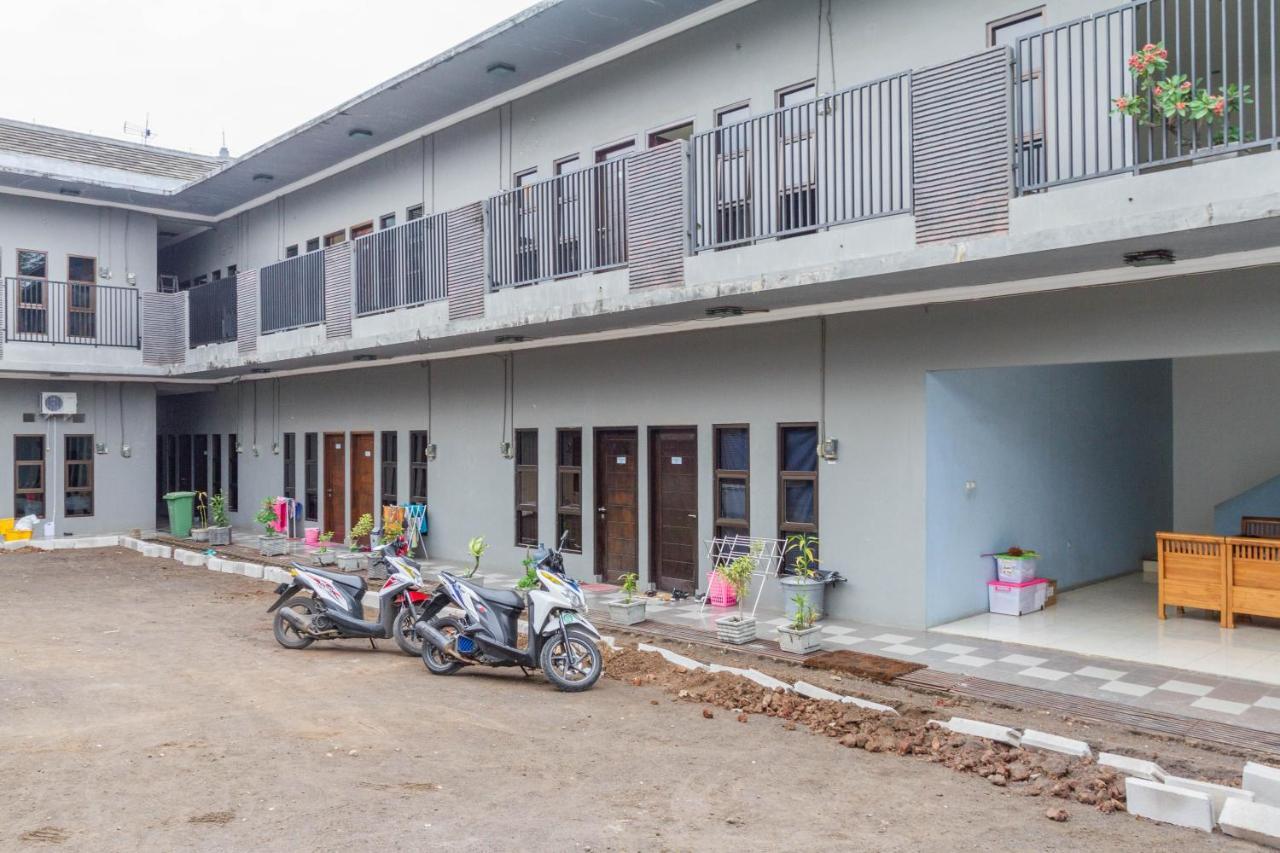 Reddoorz Near Jatinangor Town Square Hotel Ngoại thất bức ảnh