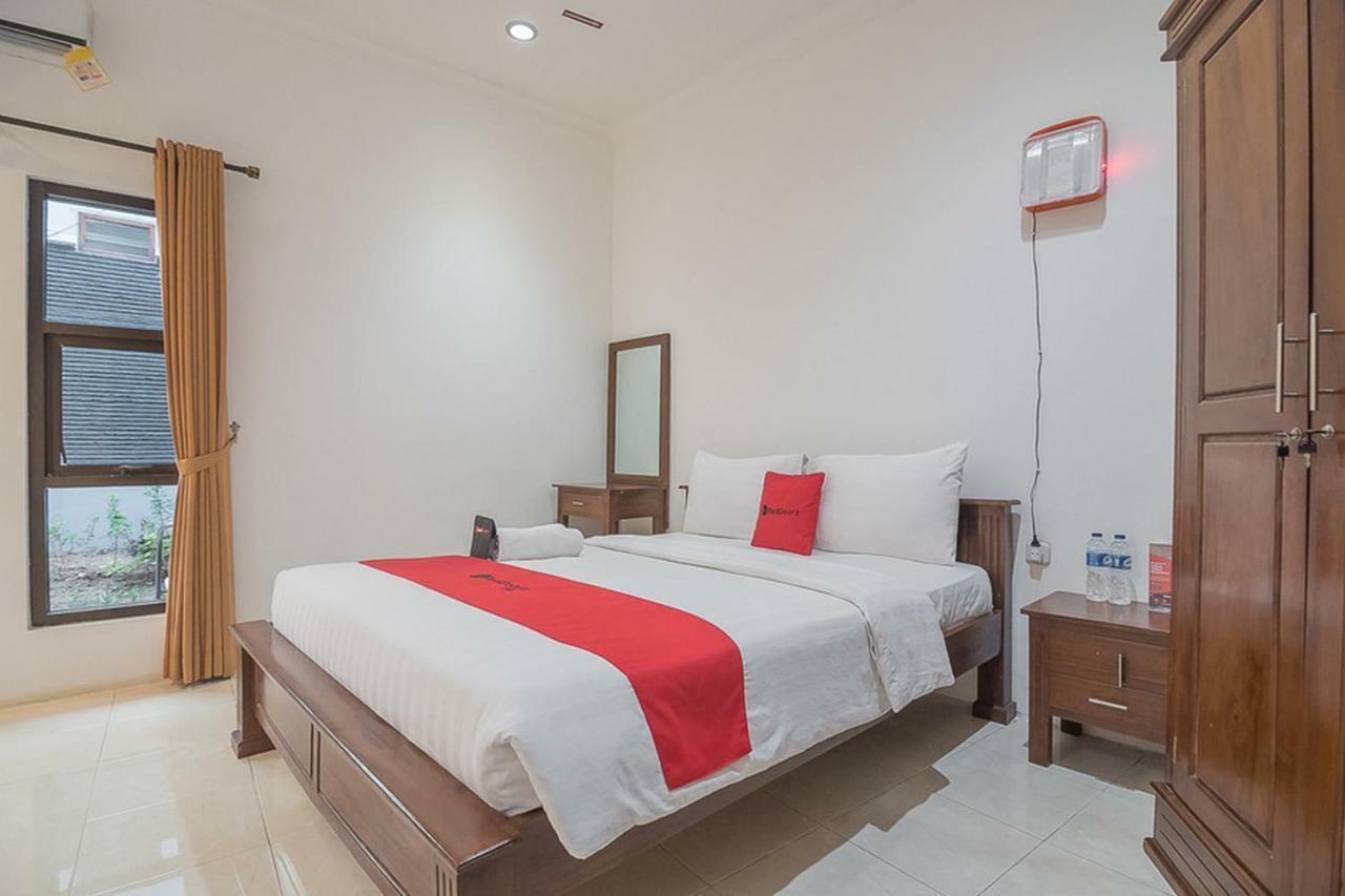 Reddoorz Near Jatinangor Town Square Hotel Ngoại thất bức ảnh