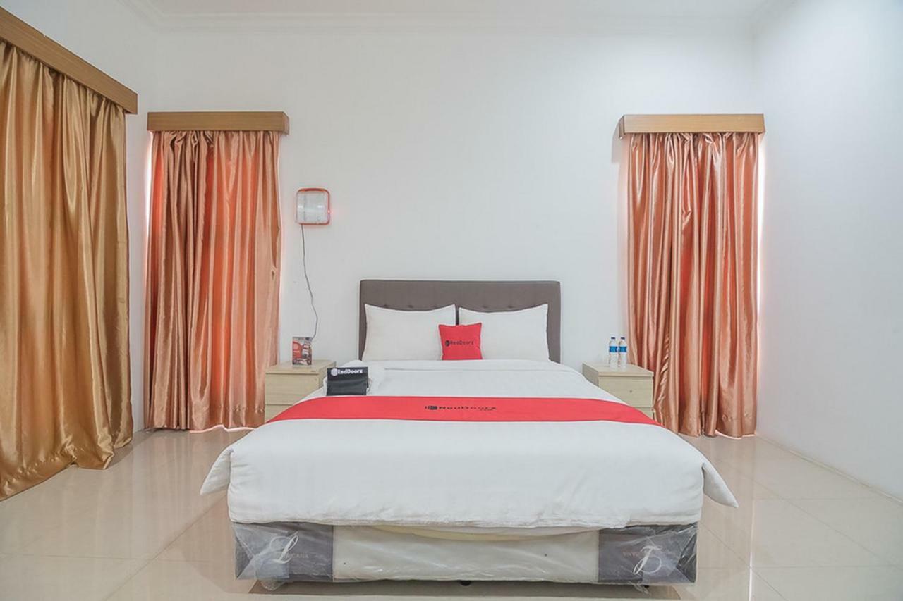Reddoorz Near Jatinangor Town Square Hotel Ngoại thất bức ảnh