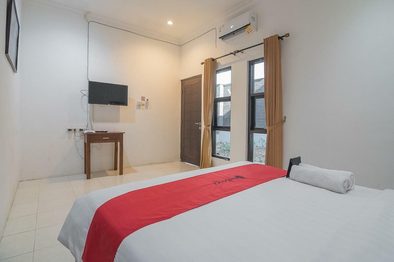 Reddoorz Near Jatinangor Town Square Hotel Ngoại thất bức ảnh